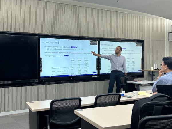 Research Seminar by Hyuk Harry Son from Utrecht University