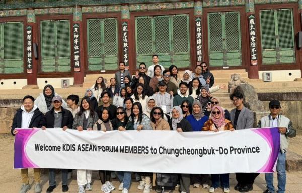 ﻿Seven Stars Align: ASEAN Forum Students Experience Chungcheongbuk-do’s Culture and Industry