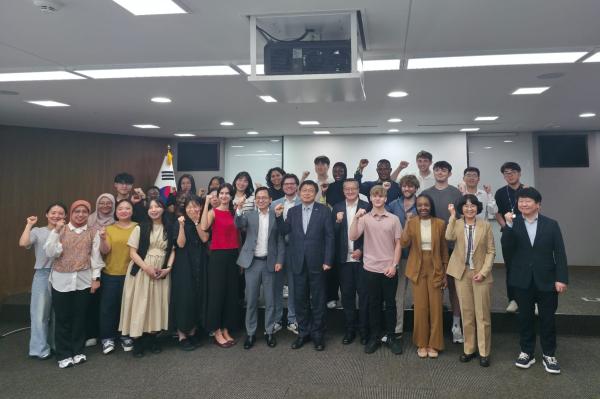 Exploring the Future of Democratic Governance: KDI School and Indiana University Students Visit Sejong City Hall
