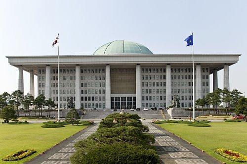 [아주경제] ‘경제관료·기업인·노조 출신’ 21대국회 입성...경제입법 전망은? : [보도기사] 윤희숙 교수