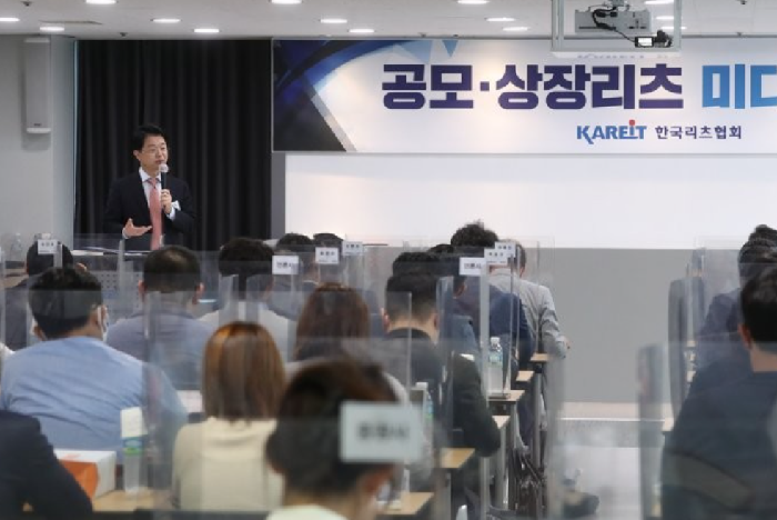 [건설경제] 집값 부추기는 부동산 직접투자, 물길 돌리려면… : [보도기사] 조만 교수