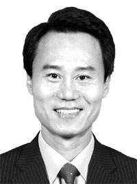 [매일경제] [인사이드칼럼] 무늬만 호봉제 폐지 안된다 : [기고] 박진 교수