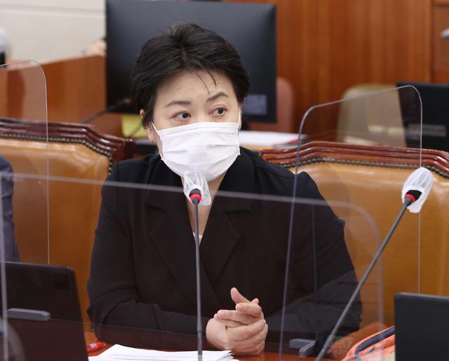 [아주경제] [국감 인물] 윤희숙, 연구원·교수 출신의 '촘촘한 논리'... 