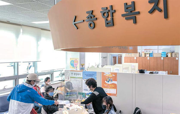 [매일경제] 사회복지路 달리는 버스...내년엔 운전 이렇게 해라 [Big Picture] : [기고] 박진 교수