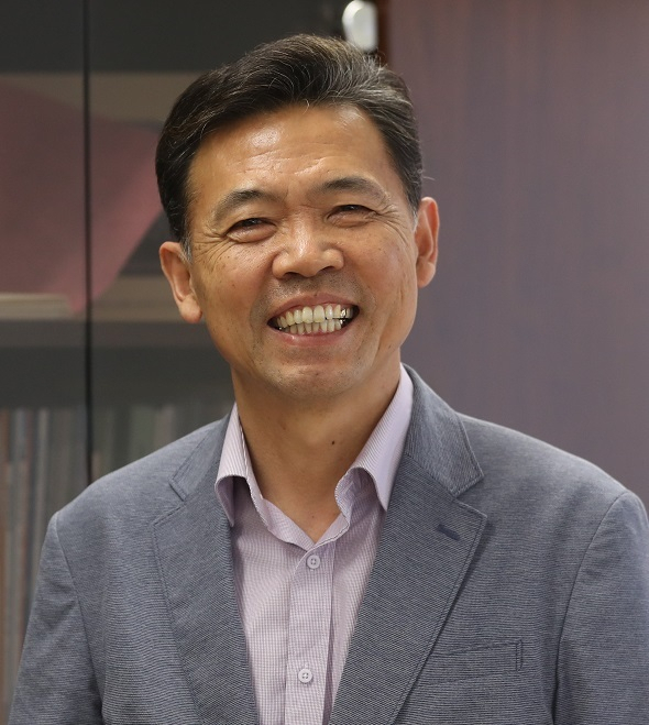 [부산일보] KDI 신임 원장에 홍장표 부경대 교수...소득주도성장 설계 : [보도기사] 홍장표 총장