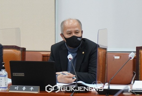 [국제뉴스] 이용우 의원, 청년기본자산 플랜 토론회 개최 : [보도기사] 유종일 원장