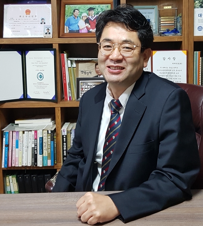 [뉴스핌] [특별기고] 미·중의 편 가르기와 자강(自强) : [기고] 최재덕 동문