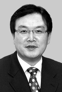 [문화일보] <뉴스와 시각>경제전쟁과 文정부 무능 : [보도기사] 박진 교수