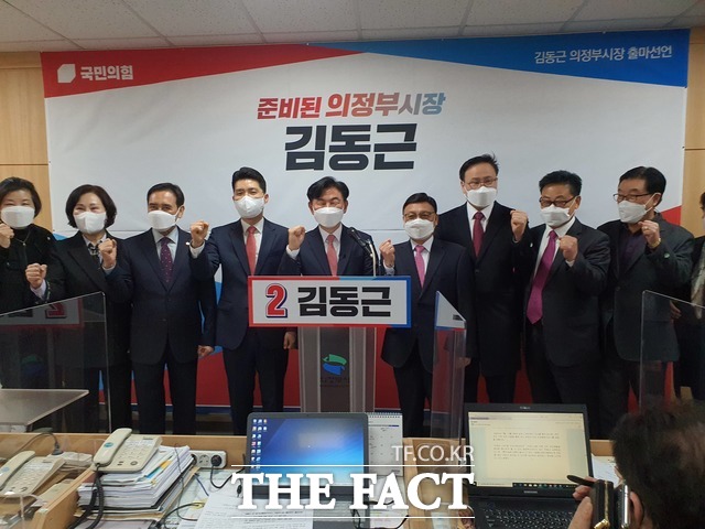 [더팩트] 경기도 전직 부단체장들 ‘국힘’으로 지방선거 도전 러시 : [보도기사] 서강호 동문