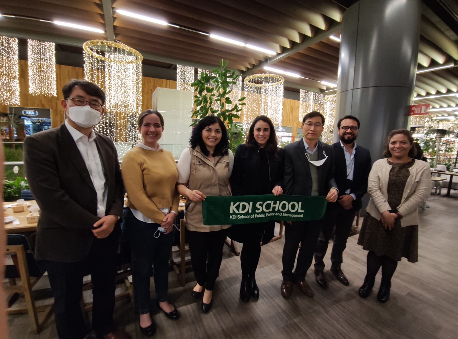 Mexico Alumni Association meets with the Korean Embassy in Mexio (15 December 2021) 사진3