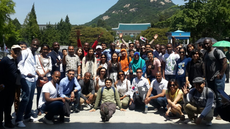 KDI School students' Seoul cultural field trip