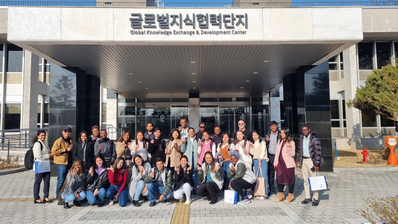 Bringing Classroom Lessons to Life: Immersing in Korea's Economic Development Journey on the Spring Semester Field Trip